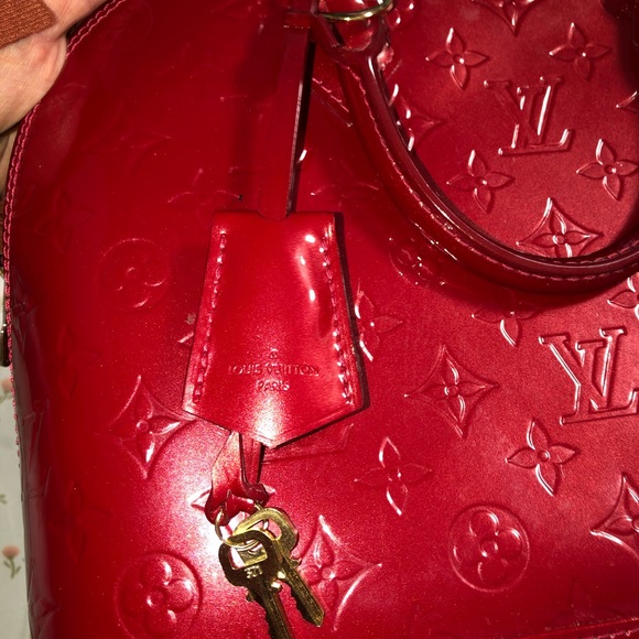 Louis Vuitton Handbags - NOT FOR SALE : EXTRA PICTURES FOR LV PURSE🍒